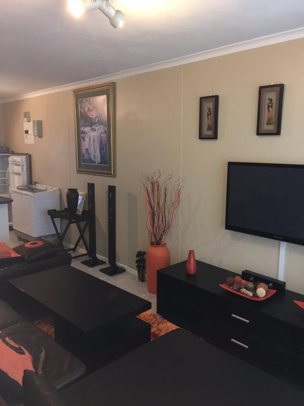 To Let 2 Bedroom Property for Rent in Whispering Pines Western Cape